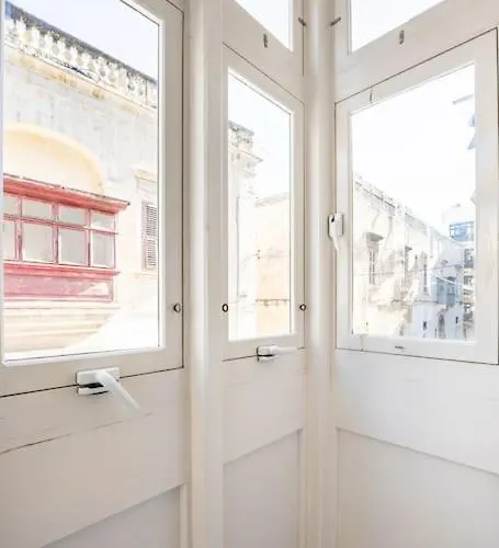 Our Nest フロリアーナ